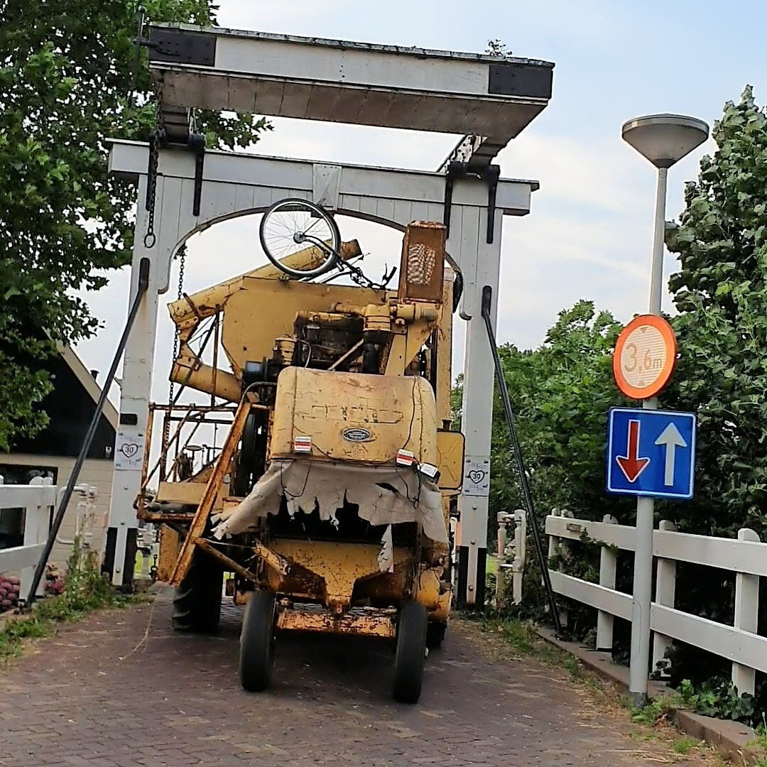 De Clayson M80 nadert het thuisfront: even passen en meten in het waterrijke Noord-Holland.