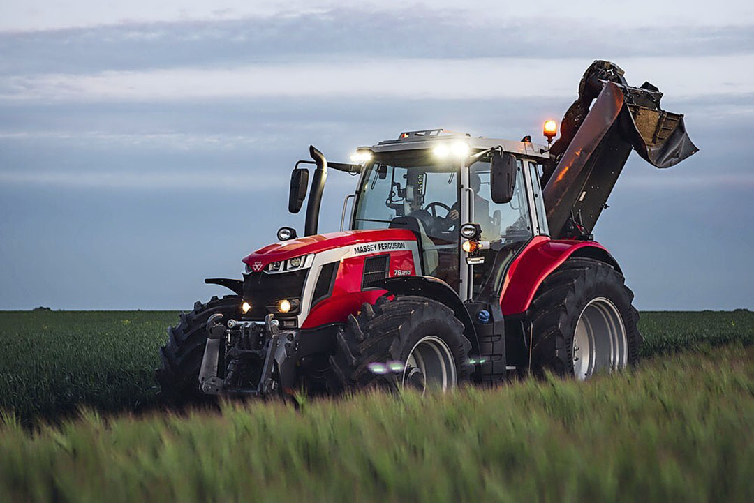 Boven de 200 pk biedt Massey Ferguson nu naast de 8S-serie deze compacter gebouwde S7.210 aan.