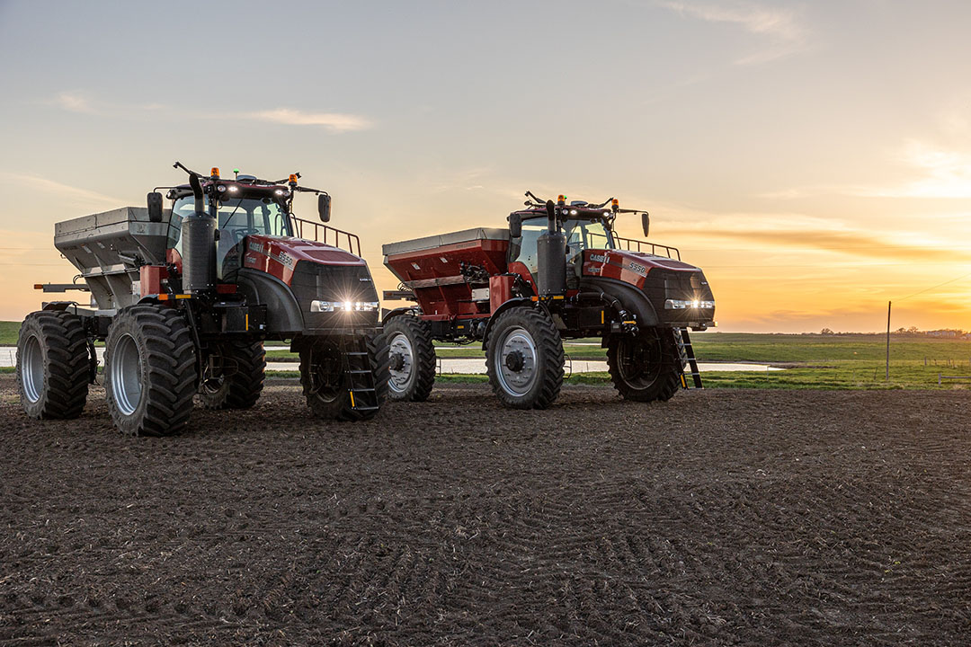 Case IH en Raven Industries presenteren ’s werelds eerste autonome kunstmeststrooier, De Trident 5550.