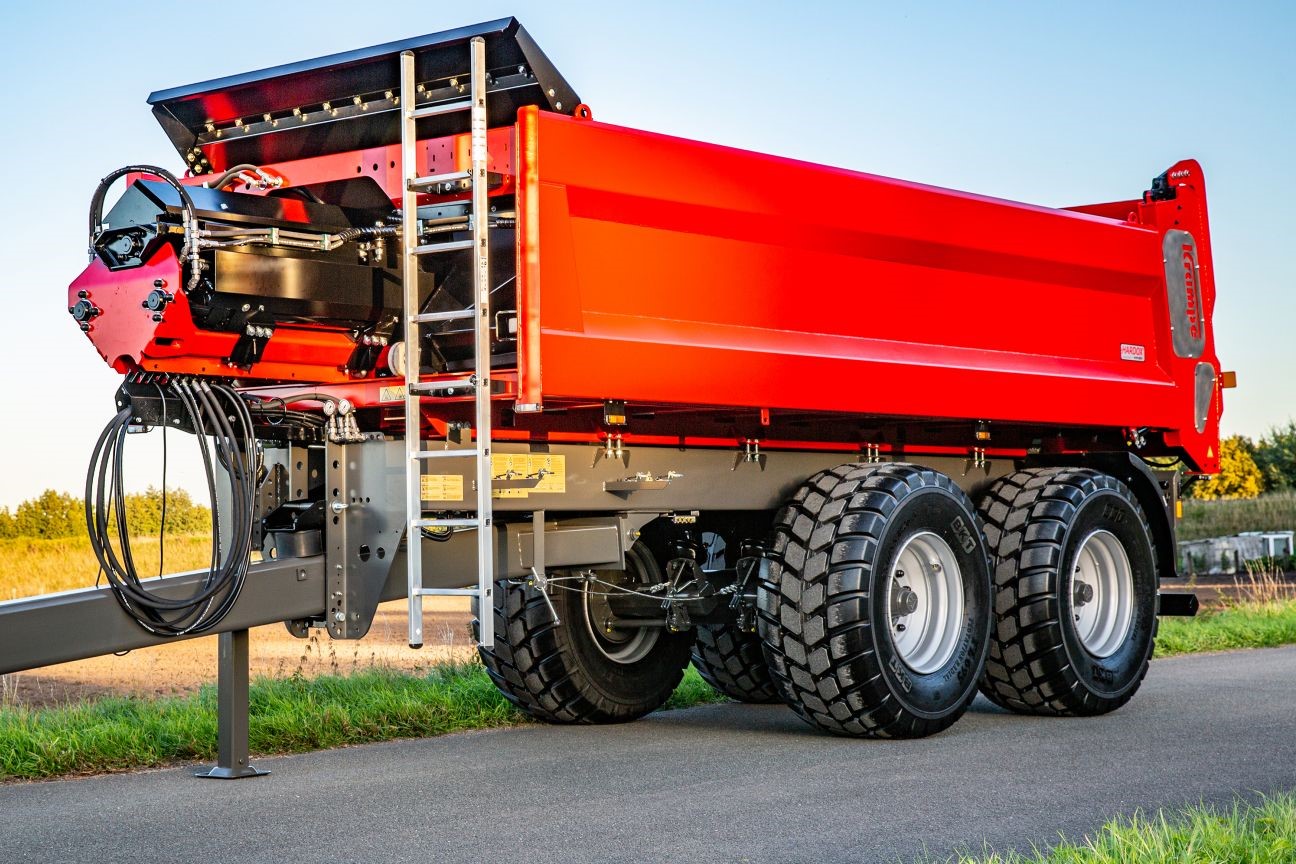 De nieuwe afschuifwagen RamBody HD 620 van machinefabrikant Krampe heeft een bakinhoud van 13 kuub. De wagen is ontwikkeld voor grondverzetwerkzaamheden. - Foto's: Krampe