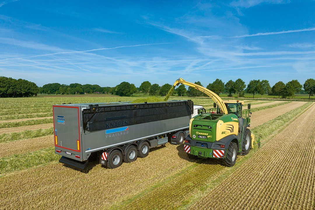 Knapen Trailers uit Deurne heeft al ruime ervaring in het bouwen van trailers voor de landbouwsector. Krone nam het bedrijf in 2019 over.