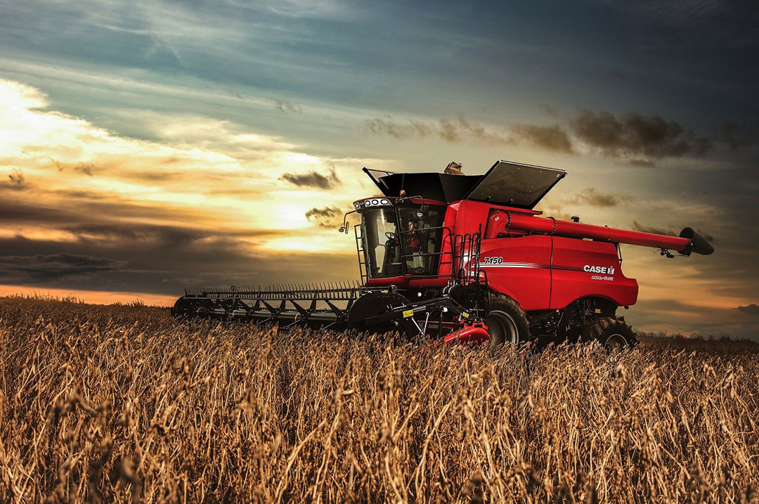 Case IH voorziet zijn Axial Flow 150-serie combines van een nieuwe AFS Pro 700-bedieningsterminal en snellere gps correctie-signaalontvanger. - Foto's: Case IH