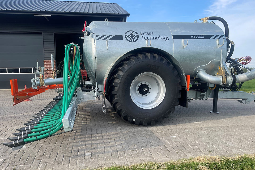 Het Ierse Grass Technology bouwt naast zogenoemde Grazer-wagens ook mesttanks. Importeur Van Laar Techniek importeert nu ook de mesttanks naar Nederland. - Foto’s: Van Laar Techniek