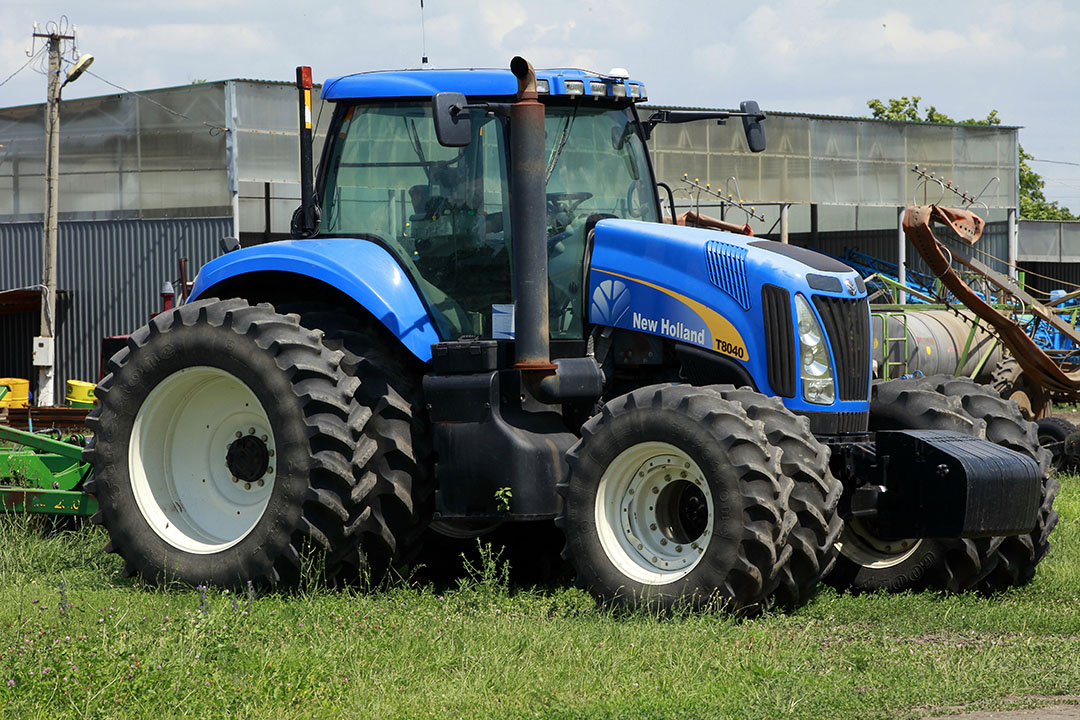 Machinefabrikant CNH Industrial, moederbedrijf van onder andere trekkermerk New Holland, stopt met zijn bedrijfsactiviteiten in Rusland. Sinds maart 2022 levert het concern al geen machines meer aan de Russische markt. - Foto: Henk Riswick