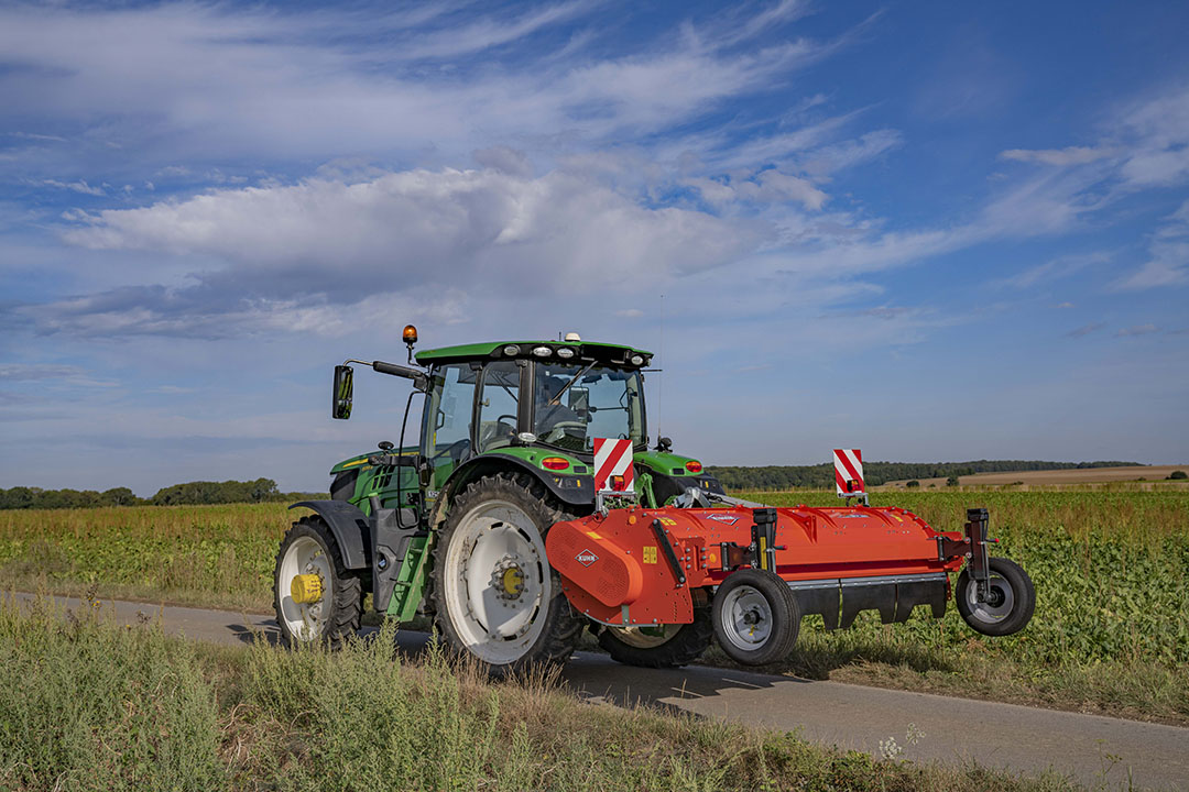 Dat Kuhn met loofklapper BFP 320 op de markt komt, is enigszins opmerkelijk. De loofklappermarkt is namelijk stevig in handen van aardappelspecialisten als Grimme, AVR, Dewulf en Ropa. - Foto: Kuhn