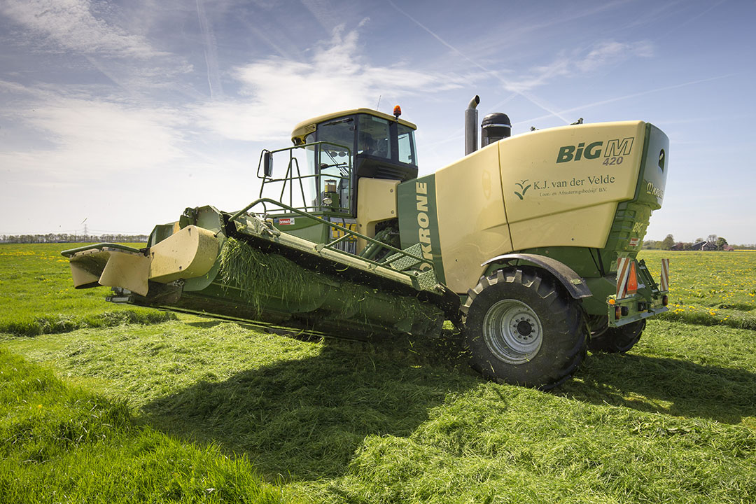 Van den Heuvel  Mechanisatie in Nijkerkerveen (Gld.) gaat vanaf 1 augustus verder als Abemec Nijkerkerveen. Abemec Goor zal de vestiging in Nijkerkerveen ondersteunen met specialistische werkzaamheden aan het Krone Big-assortiment. - Foto: Jan Willem van Vliet