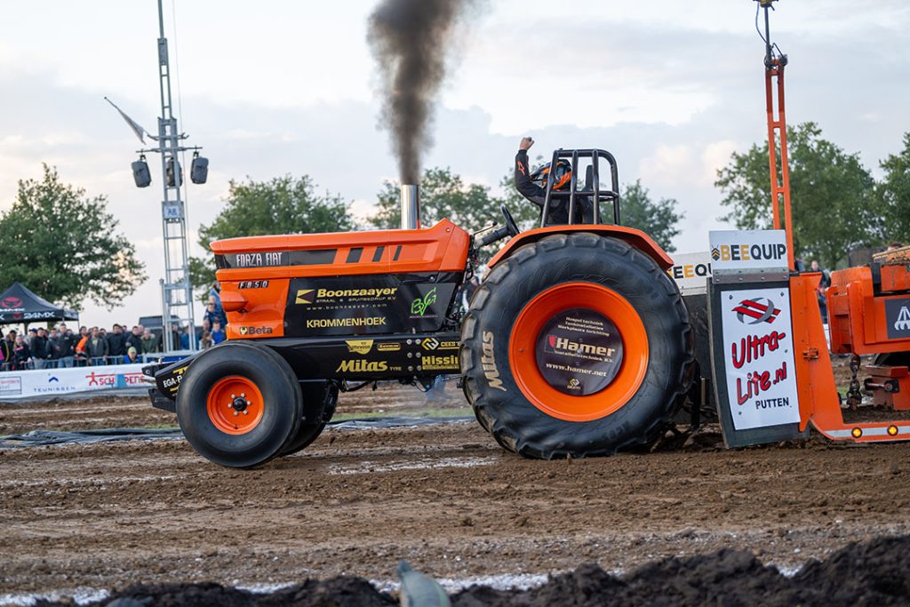 Trekkers Van Alle Klassen Strijden Op Tractorpulling Ysselsteyn Trekker