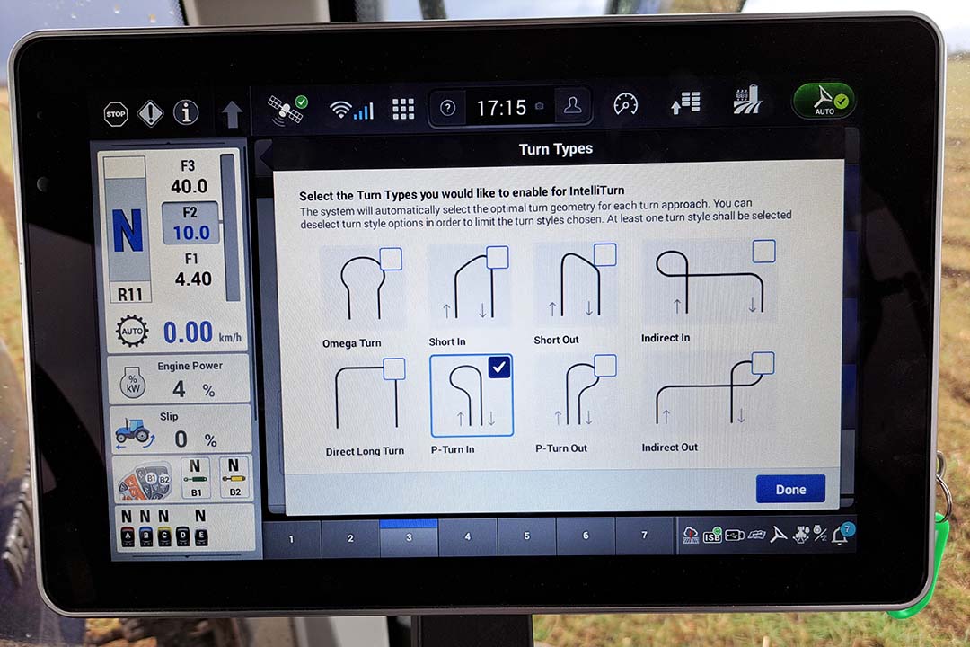 New Holland heeft een geavanceerde Auto-Turn-functie, met ook de meeste opties aan draaivormen. Foto: John Christensen