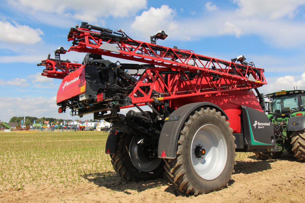 Volgens machinefabrikant Kverneland kan het DAT Ecopatch-systeem zelfs duist in graan onderscheiden en bestrijden. – Foto: René Koerhuis