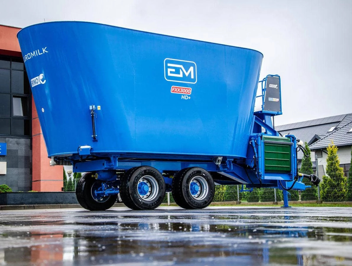 Euromilk, zoals EM voorheen heette, is onder andere bekend van de blauwe mengwagens. Foto: EM Benelux