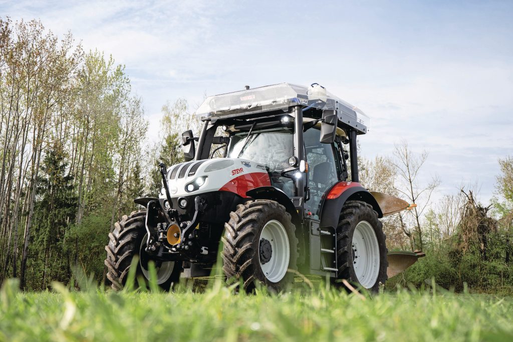 Volgens Steyr doet de Steyr FCtrac niet onder voor een dieselvariant. De waterstoftrekker levert dan ook 130 pk.