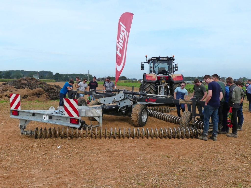 Een van de primeurs op Akkerbouwdag 2024 is de Fliegl-kettingeg. Dit uit Australië afkomstige systeem is vergelijkbaar met de machines van Kelly (Agro Bio Solutions) en Dalbo.