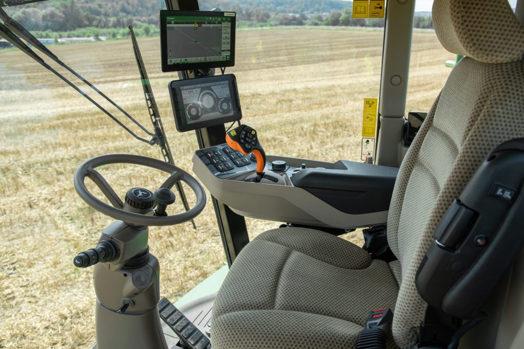 Voorop de Mazotti-veldspuit is een John Deere-cabine gemonteerd. In de cabine vind je bekende elementen terug, zoals het G5plus-display.