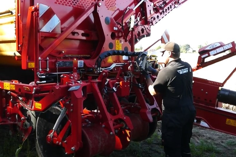 Grimme EVO 280-bunkerrooier met rooibek-snelwisselsysteem. – Still uit video