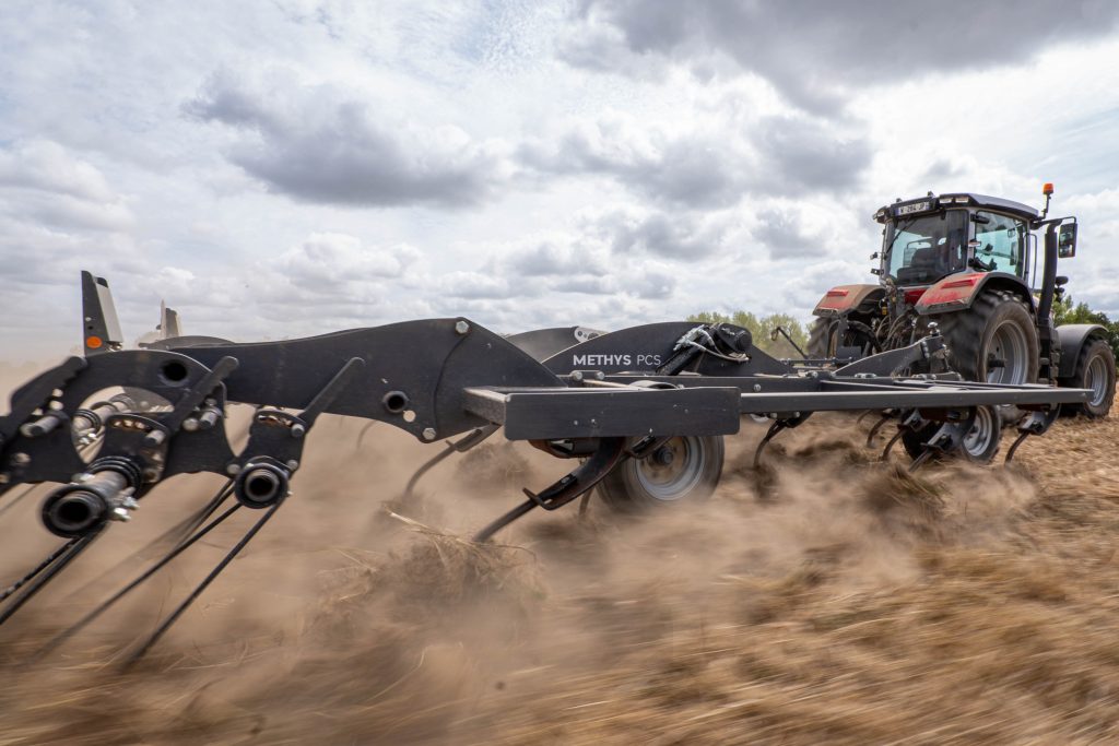 De diepte-afstelling van de cultivator varieert van 2 tot 11 cm.