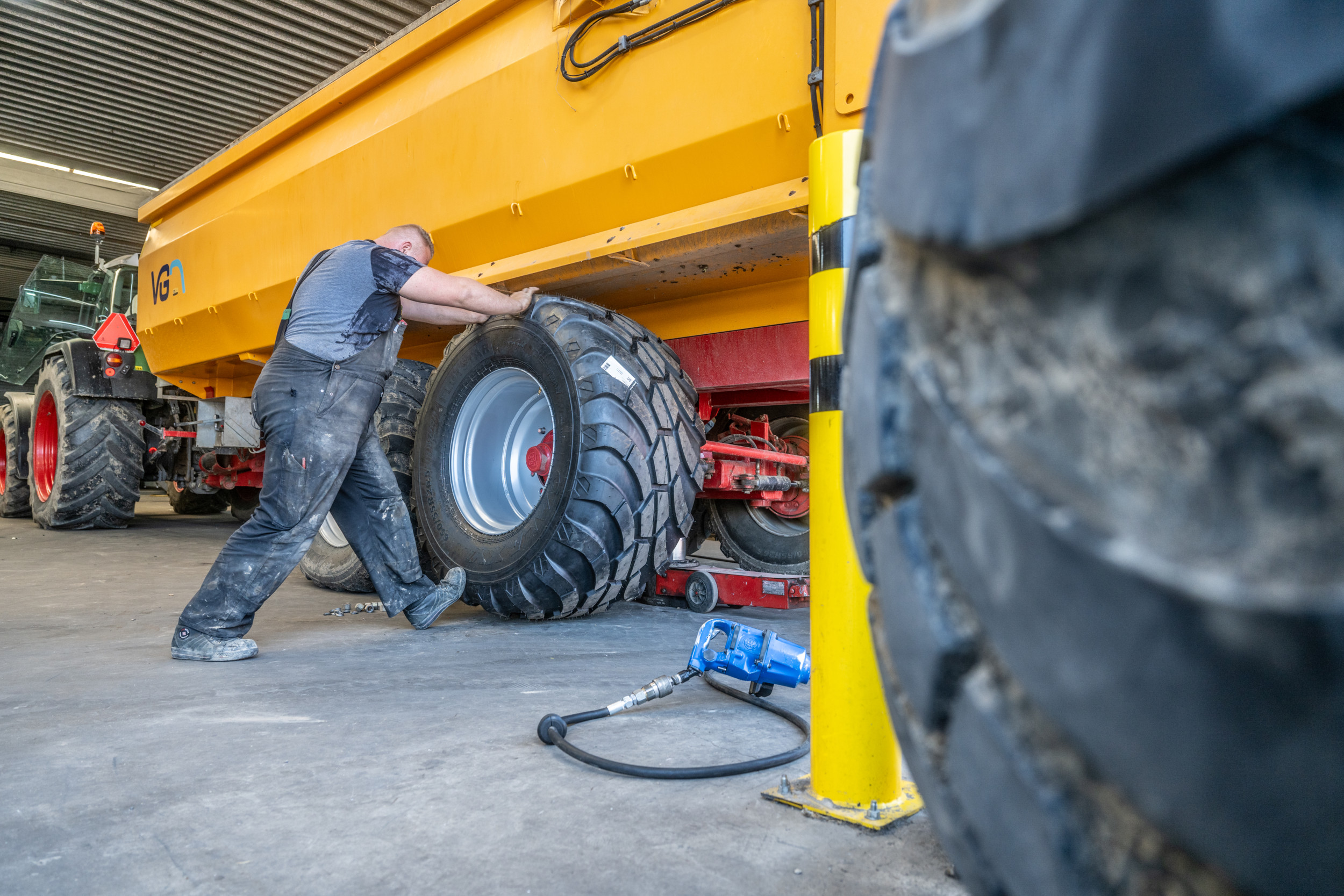 Heuver Banden en Zuid West Banden, beide Alliance-importeur, staan in september samen op vakbeurs Agro Techniek Holland. – Foto: Michel Velderman