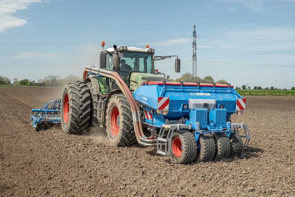 De Solitair F kan worden uitgerust met een bandenpakker of extra gewicht tot 800 kilo. Dit moet zorgen voor een goed bodemcontact.