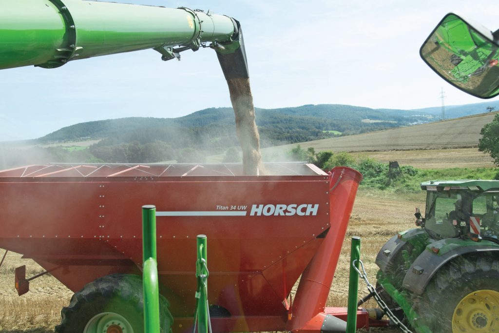 Qua lospijpen is er keuze uit meerdere lengtes. De pijp kennen we van de X9, en kan met een snelheid van 150 liter per seconde lossen. Tijdens het lossen komt 34 pk extra beschikbaar.