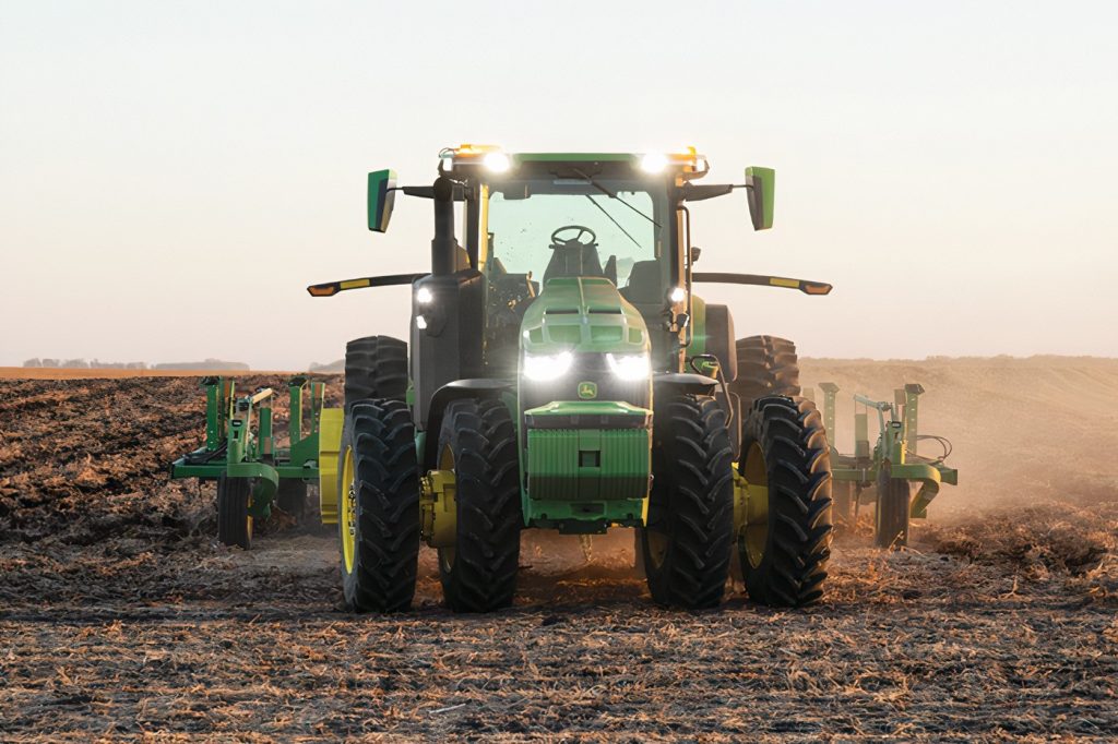 Trekkerfabrikant John Deere is van plan om in 2026 een autonome batterij-aangedreven e-trekker in Australië te lanceren. – Foto: John Deere