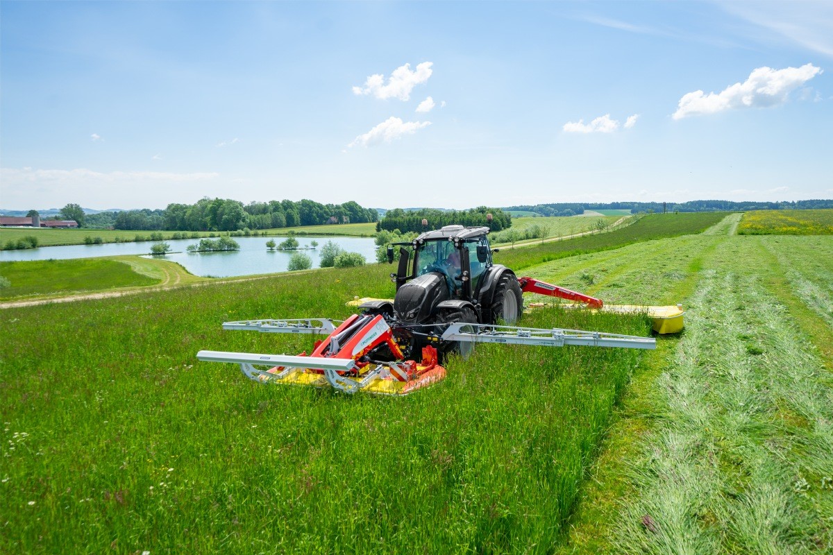 De Oostenrijkse machinefabrikant Pöttinger introduceert deze week een bredere versie van de Sensosafe-wildscanner op de Deense vakbeurs Agromek 2024. De Sensosafe-wildscanner detecteert met infraroodsensoren vogels, reekalfjes en andere wilde dieren in het veld. – Foto: Pöttinger