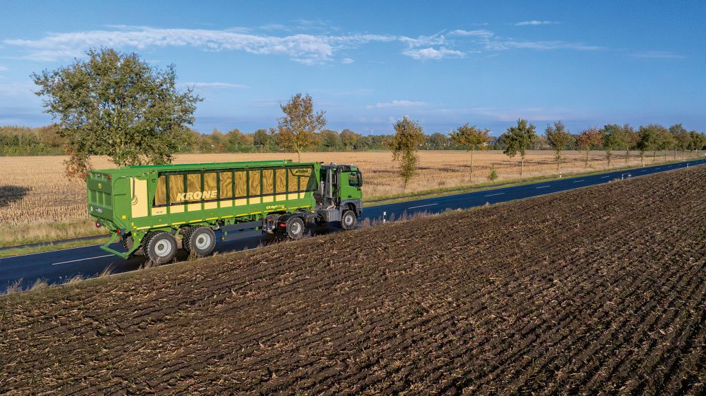 De losbandwagen is geschikt voor transport van allerlei verschillende producten, van gras en mais, tot aardappelen, bieten, uien en zelfs pallets.