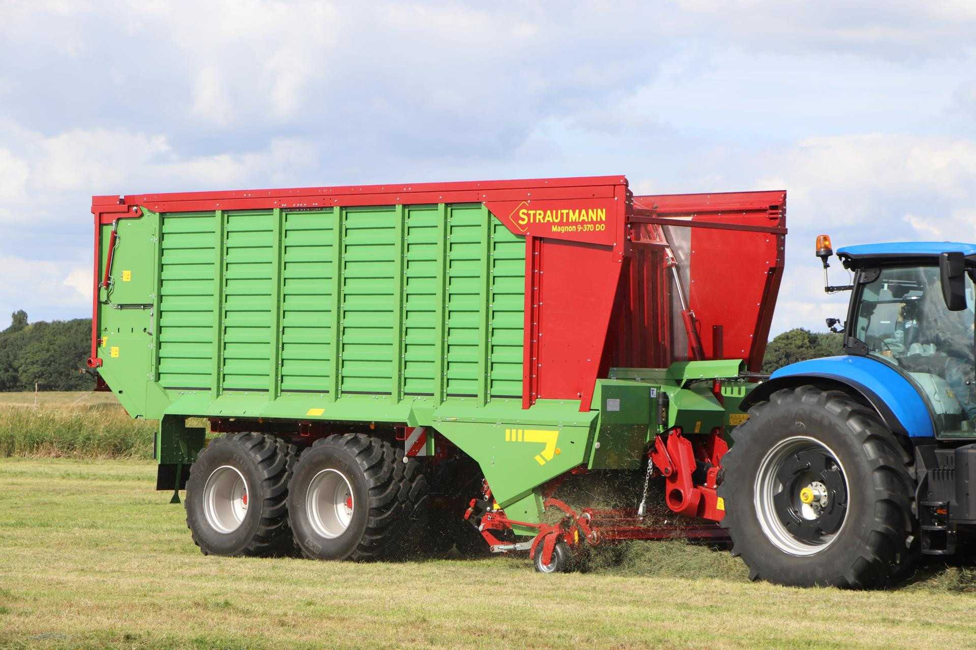 Strautmann breidt de Magnon-opraapwagenserie uit met een compacter model; kortsnij-opraapwagen Magnon 9 met een snijlengte van 22 mm. – Foto: Strautmann