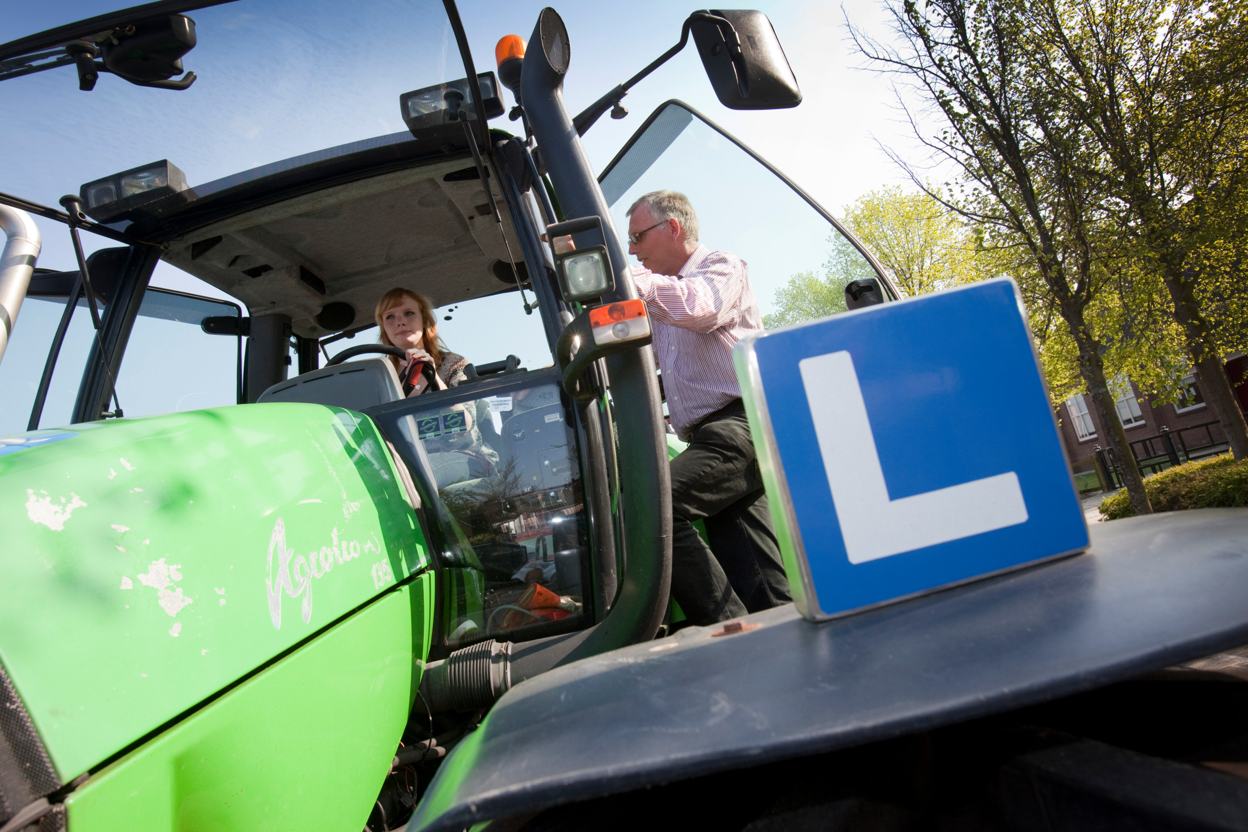 Is je rijbewijs geldig na 1 juli 2025? En staat categorie T op je rijbewijs? Dan hoef je niets te doen. Je hebt en behoudt je trekkerrijbewijs. – Foto: Jan Willem Schouten