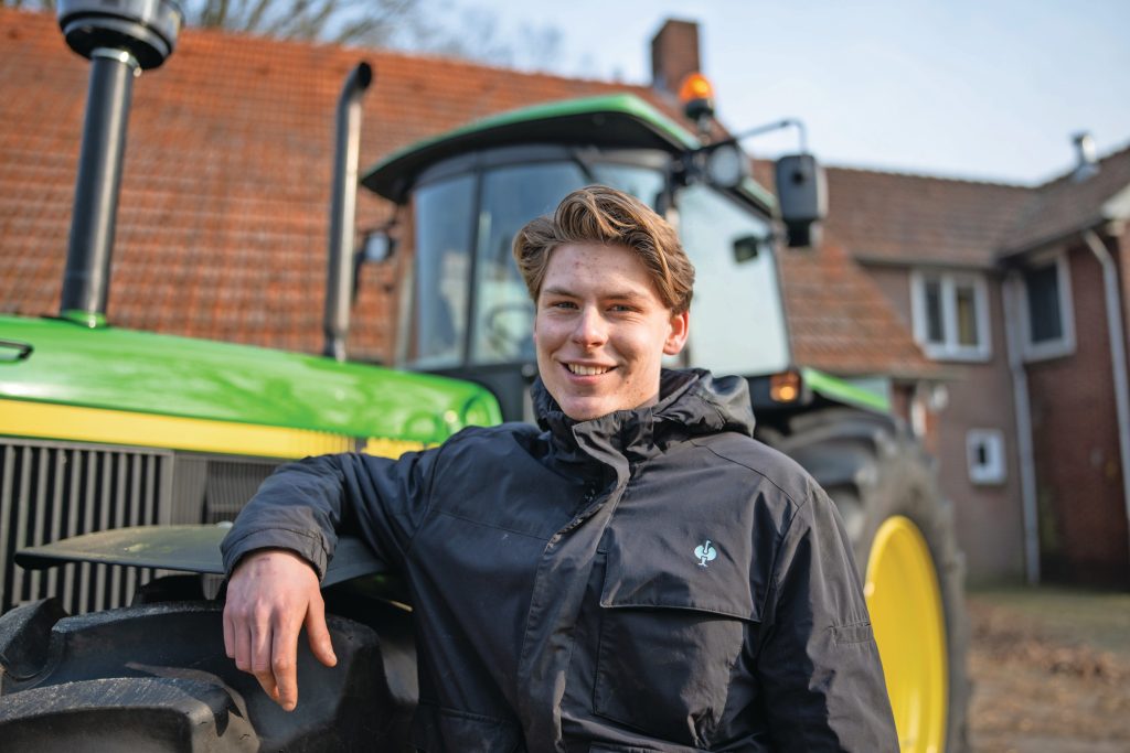 Floris Nijhuis (16) in Hoge Hexel (Ov.) studeert mbo Veehouderij. Hij heeft een
