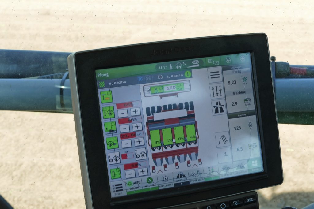 Isobus is standaard, al kan verouderde software op de trekker beperkingen geven.