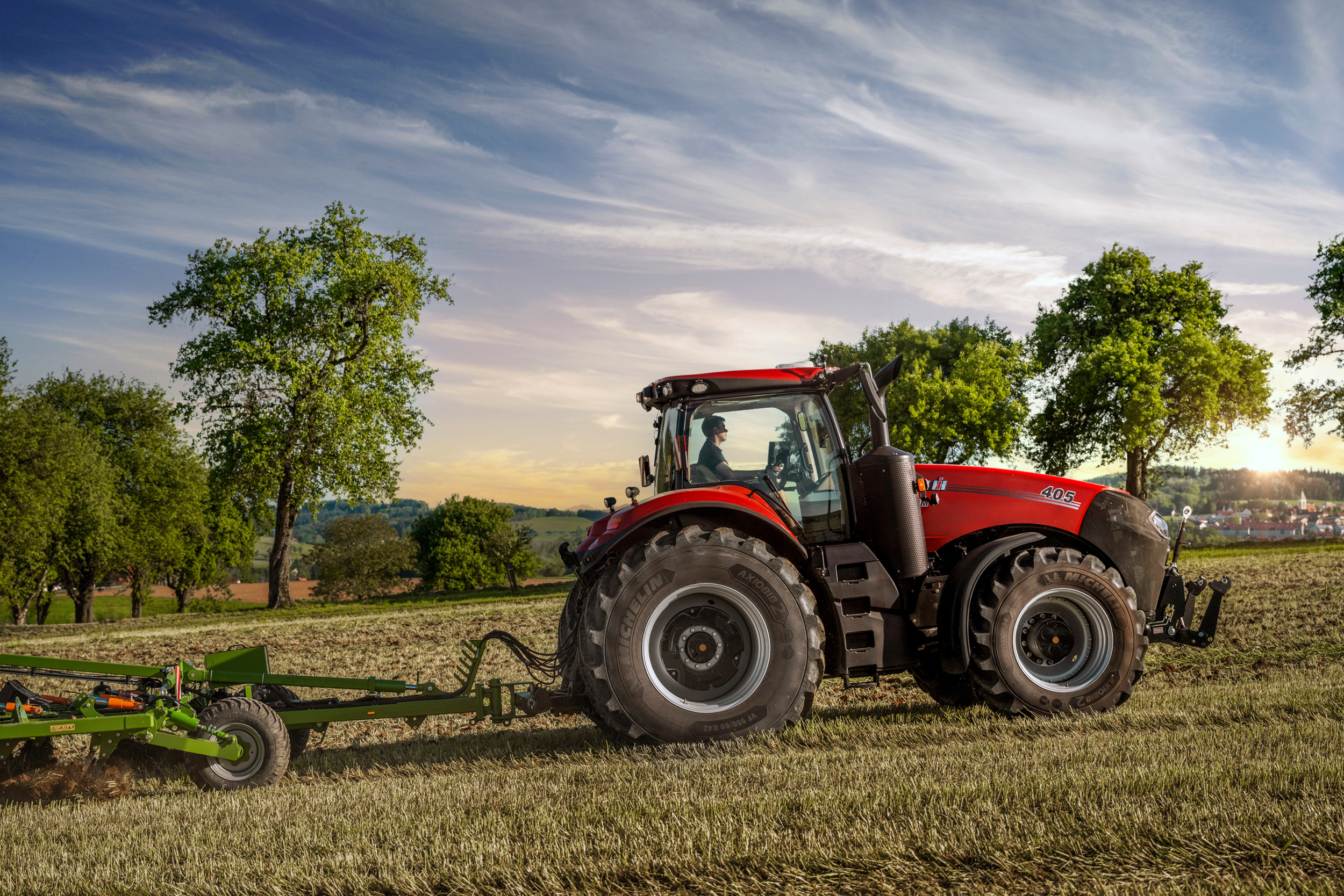 Trekkerfabrikant Case IH lanceert drie nieuwe Magnum trekkermodellen: Magnum 355, Magnum 385 en Magnum 405. De trekkers hebben meer vermogen, verbeterde functies en een vereenvoudigde technologie, meldt de fabrikant. – Foto’s: Case IH