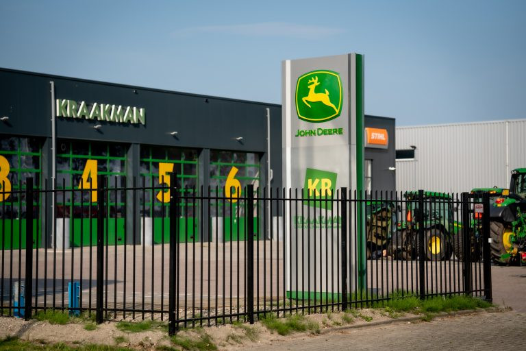 Kraakman neemt twee voormalige GroeNoord-vestigingen in Brummen en Hengelo over en breidt daarmee zijn dealernetwerk verder uit. - Foto: Kraakman