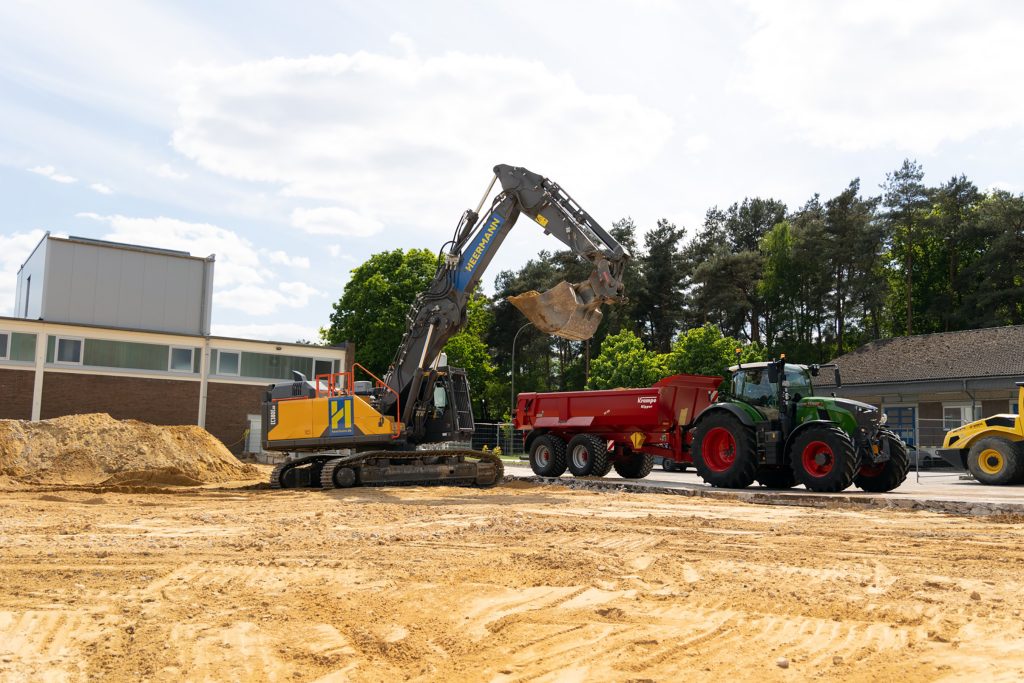 Krampe kocht recent de productierechten van Radium-silagewagens van Kaweco en bouwt nu een hal van 7600 m² voor de productie ervan.