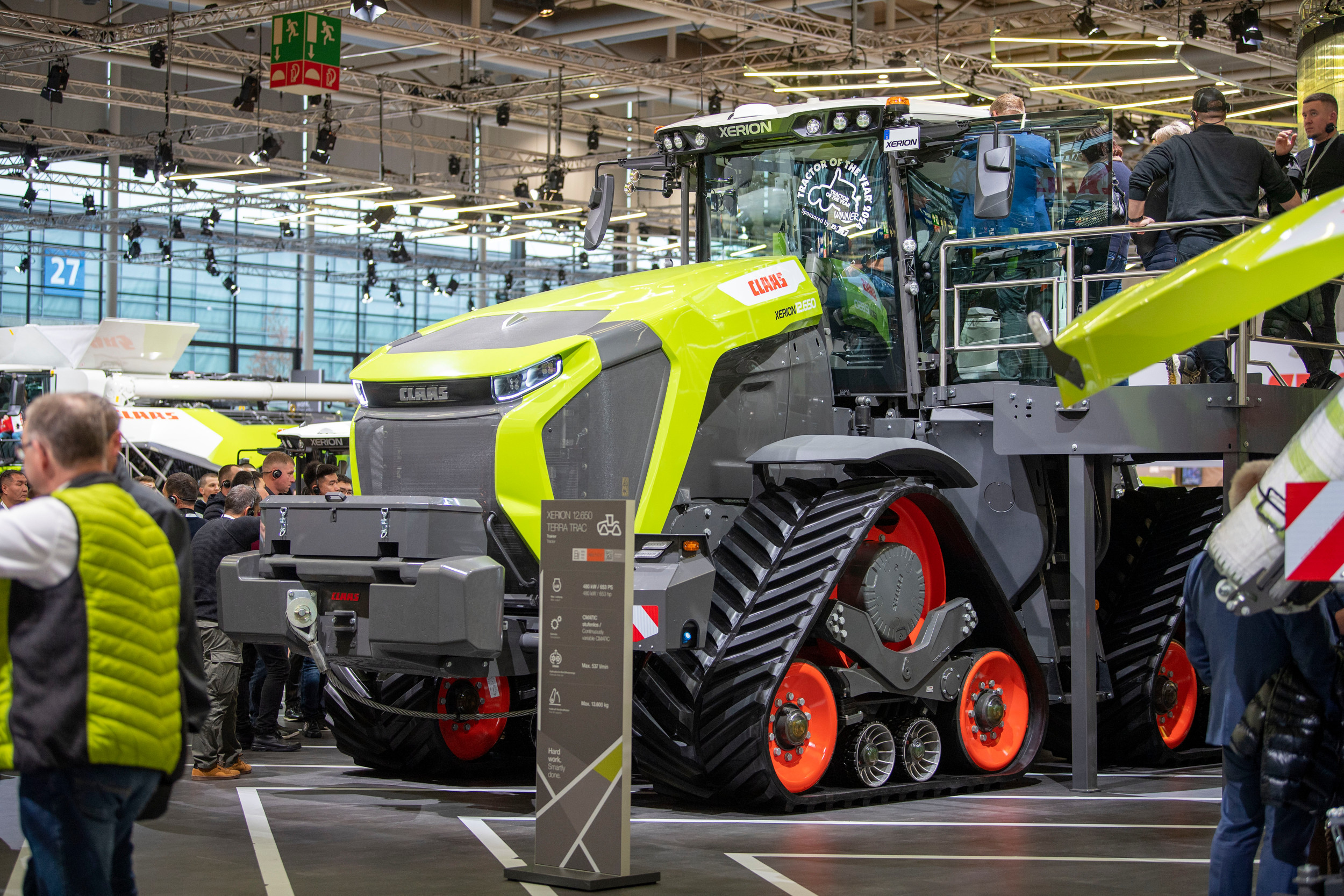 Claas won op de Agritechnica in 2023 met deze Xerion 12.650 een Tractor Of The Year (TOTY)-award. Voor 2025 wordt weer een stortvloed aan nieuwe trekkers verwacht, waarvan de meeste meedingen binnen de TOTY-verkiezing, schrijft TREKKER-hoofdredacteur Bas van Hattum in zijn blog. Foto: Mark Pasveer