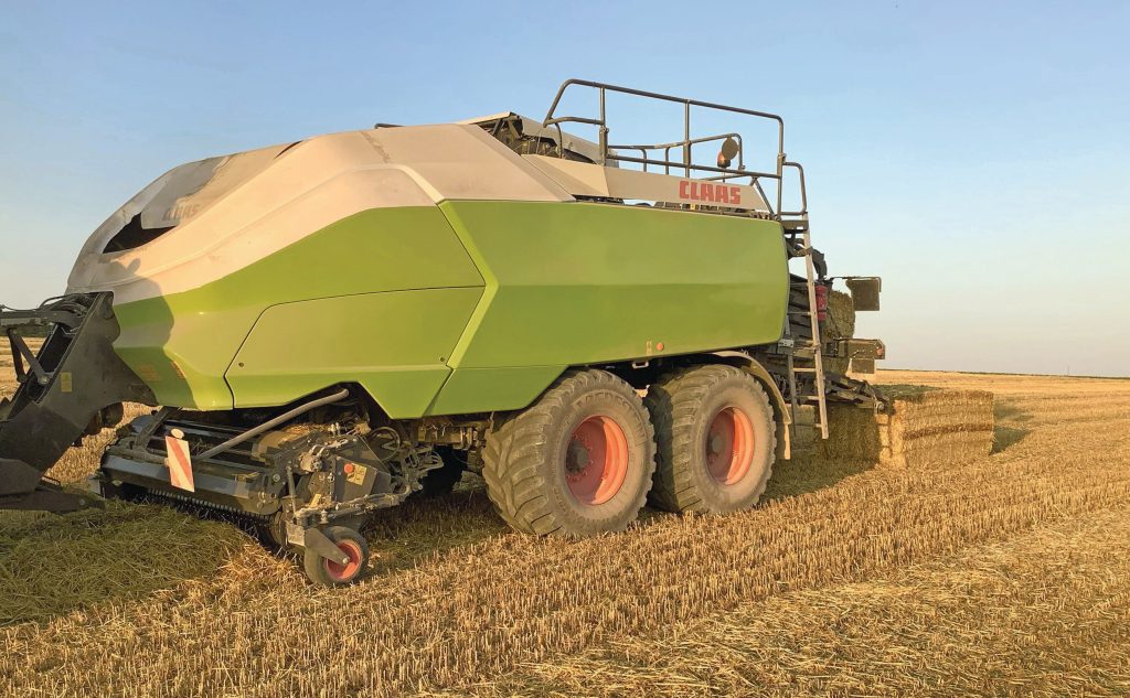 Volgens de eerste informatie zou deze pers 2 vliegwielen hebben, die gefaseerd inschakelen om de trekkerbelasting bij het opstarten laag te houden.