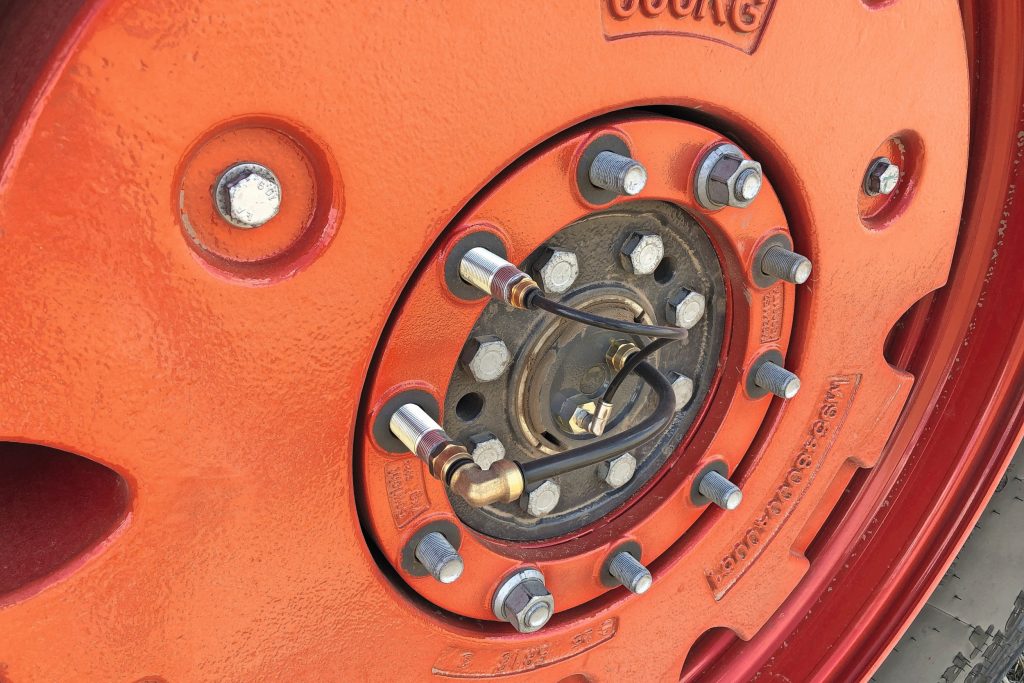 De achterwielen van de Vario 800 kun je met flensen of steekassen bestellen. Die laatste worden steeds populairder, zo verwacht Fendt, en zijn zelfs geïntegreerd met drukwissel te bestellen.