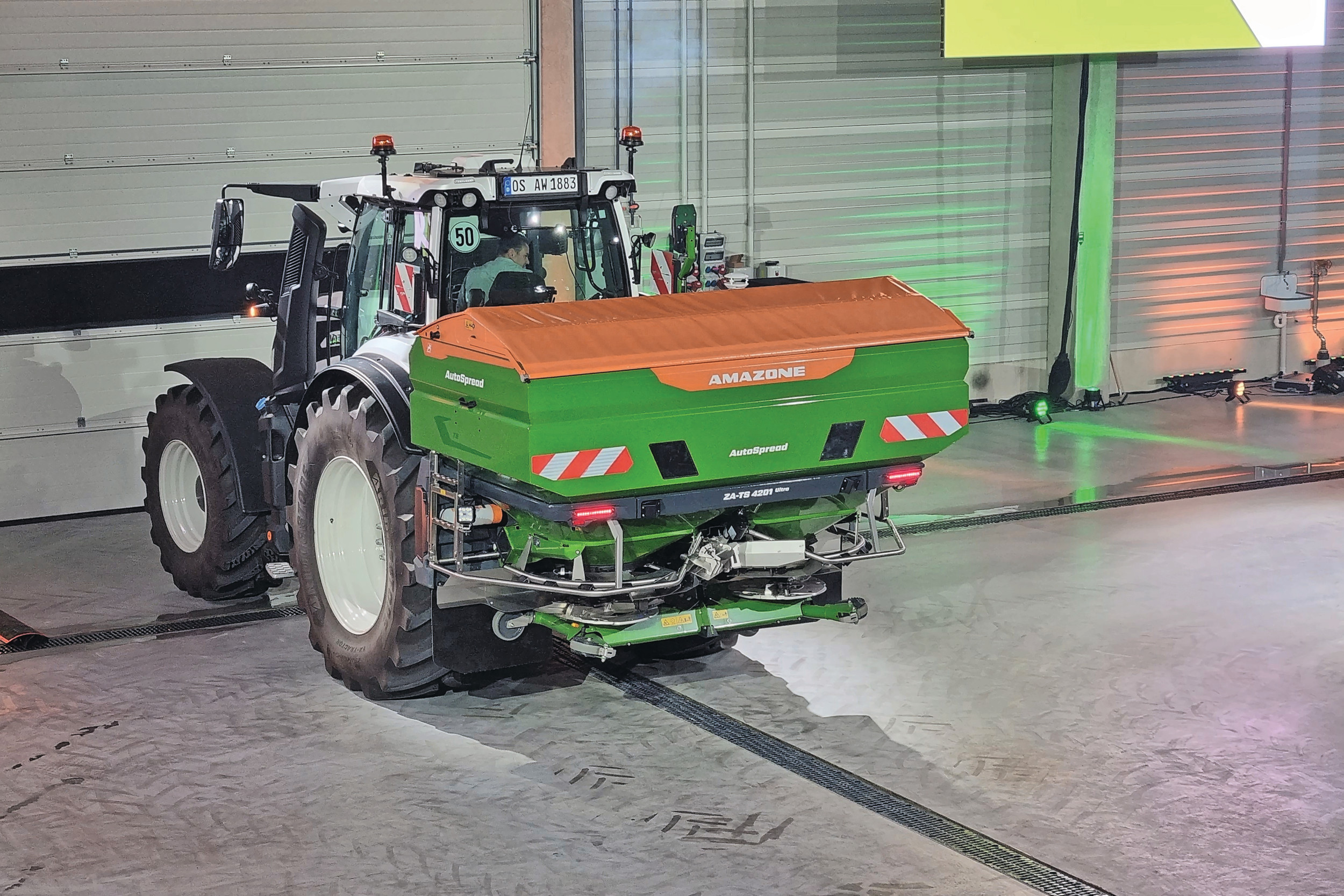 Amazone-kunstmeststrooier ZA-TS 01 AutoSpread is uitgerust met ultrasoon sensoren die het strooibeeld monitoren en instellingen automatisch aanpast. Foto: Amazone