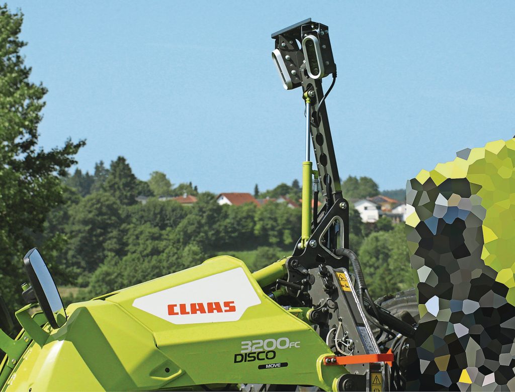 Claas rust haar frontmaaier uit met twee camera’s die tijdens het maaien het gewas in kaart brengen. Foto: Claas