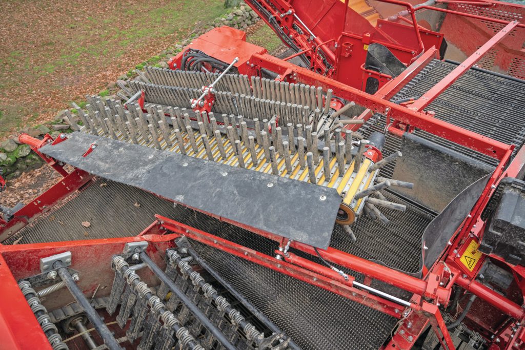 Het afstellen vergt enig ‘Fingerspitzengefühl’, maar de reiniging en afscheiding met onder meer deze lange vingerkammen is goed. Foto: Farina Schildmann