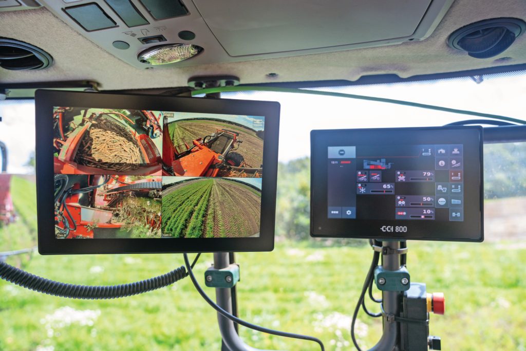 Eveneens nieuw is de Isobus-bediening, die bovendien automatisch herkent welke opname gemonteerd is.