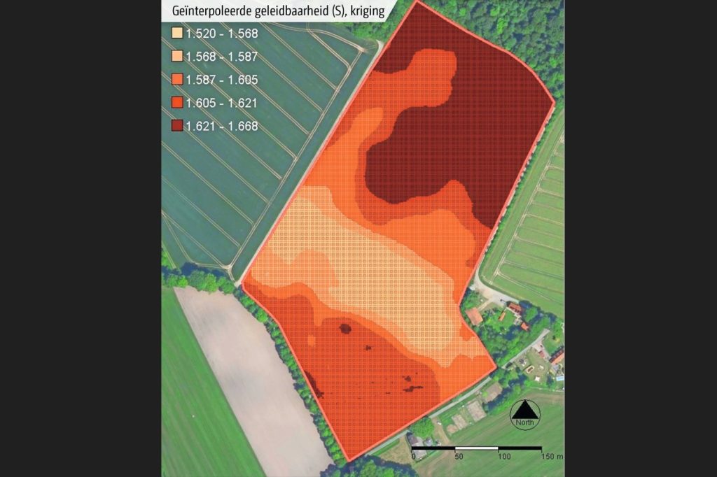 In de volgende stap worden de gegevens uit de geïnterpoleerde geleidbaarheidswaarden, satellietgegevens en bodemgeschiktheidsgegevens van de betreffende regionale instanties samengevoegd. Door deze samenvoeging ontstaat het eindproduct van SoilDetect: een plaats-specifieke bodemkaart. Deze maakt een optimalisatie van de pH-waarde, de bemesting, het uitzaaien, maar ook een aangepaste grondbewerking op basis van secties mogelijk, zo schrijft Amazone.