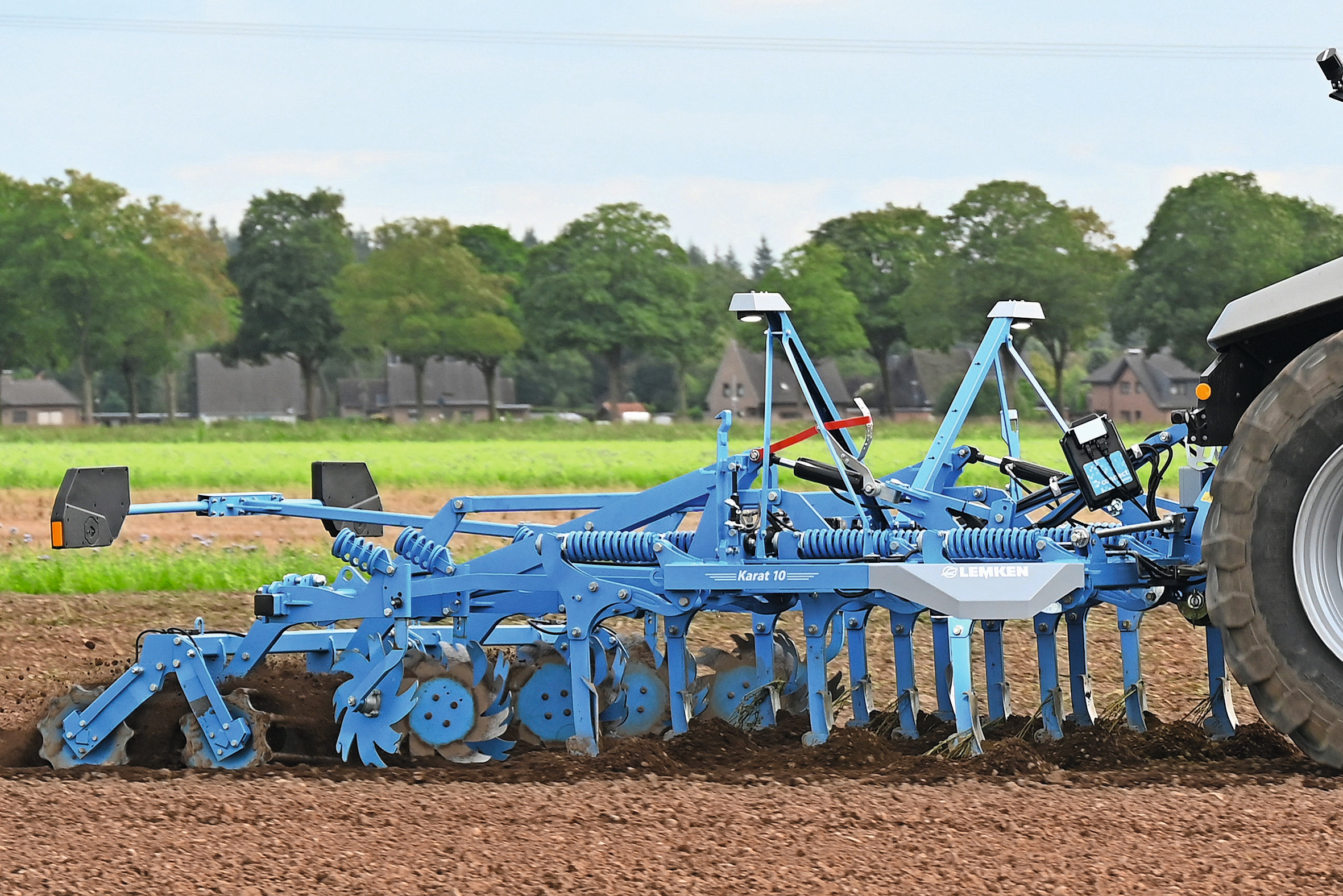 De Duitse machinefabrikant Lemken neemt zijn slimme cultivator Karat 10/400 Smart Implement mee naar vakbeurs Agritechnica, van 9-15 november in Hannover (D.). Foto: Lemken