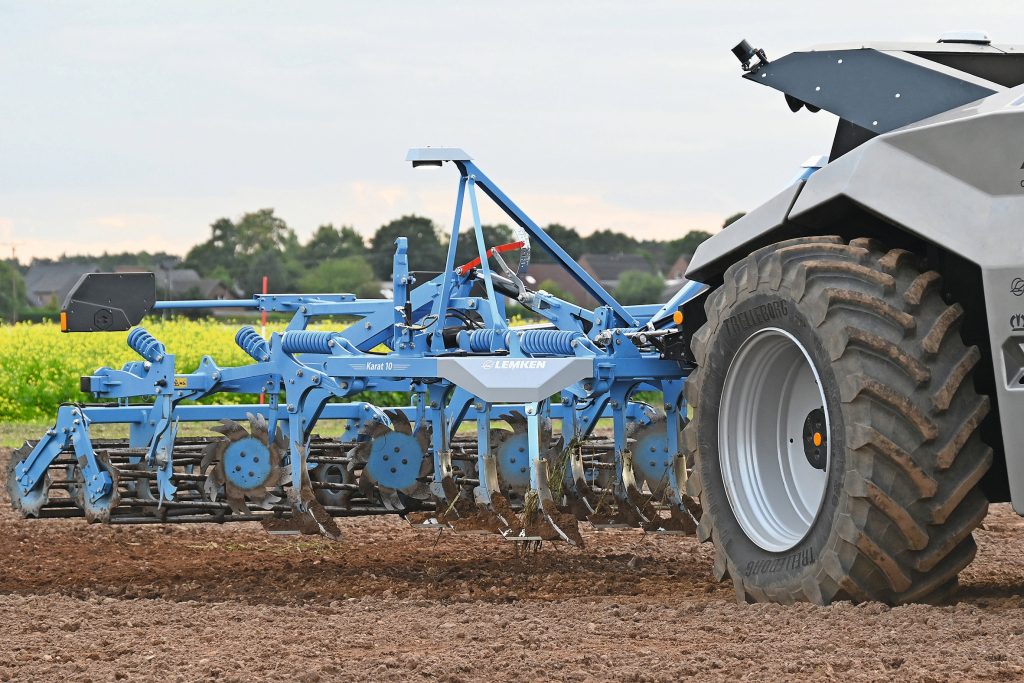Controle van de (toe)stand van de beitels met stereocamera’s (iQblue tool monitoring) gebeurt automatisch na het uitheffen van de cultivator. Foto: Lemken