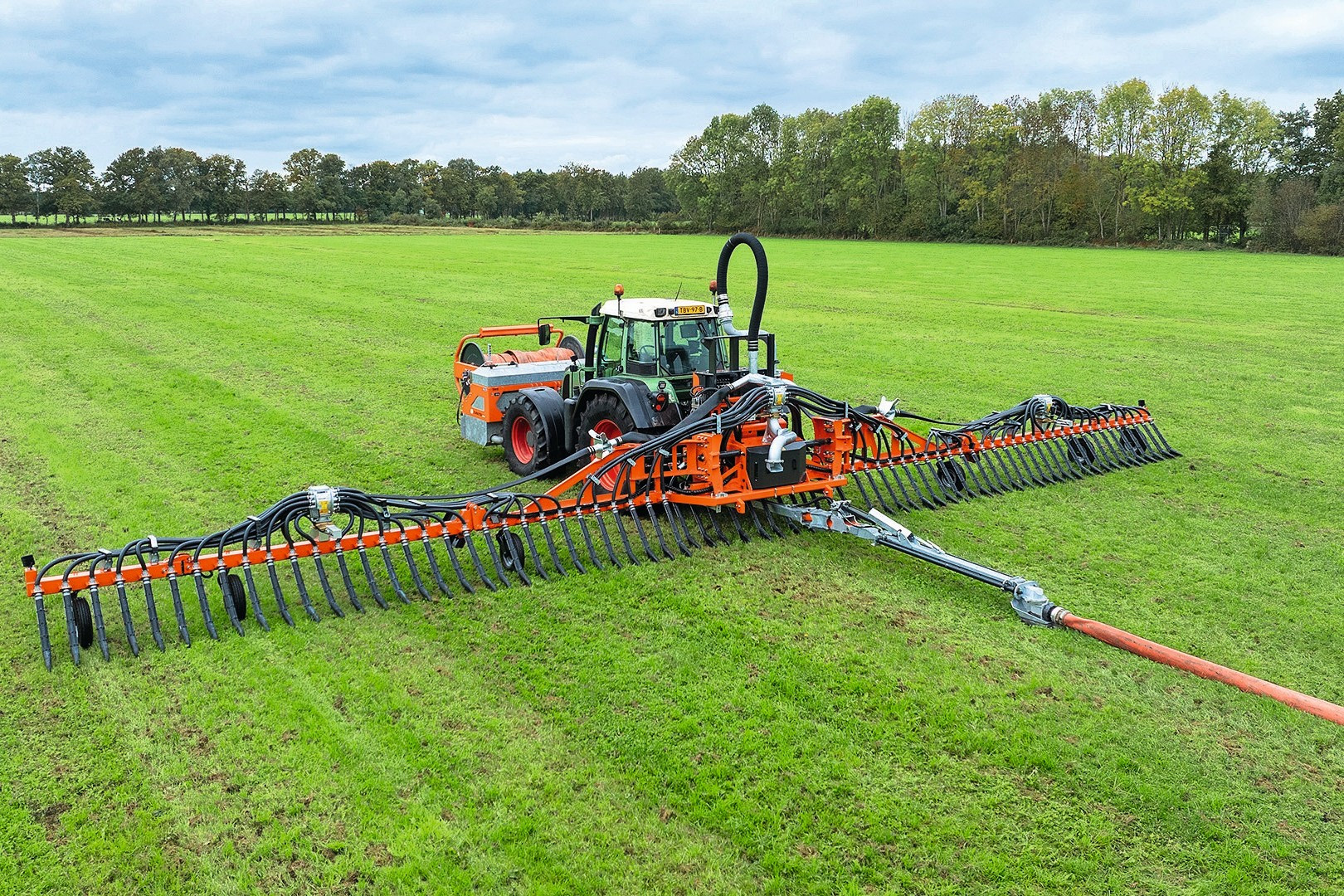 De Spido SPD1872 van Schouten is een sleepvoetbemester met een werkbreedte van 18 meter en in totaal 72 sleepvoeten met rvs kouters. Foto: Schouten