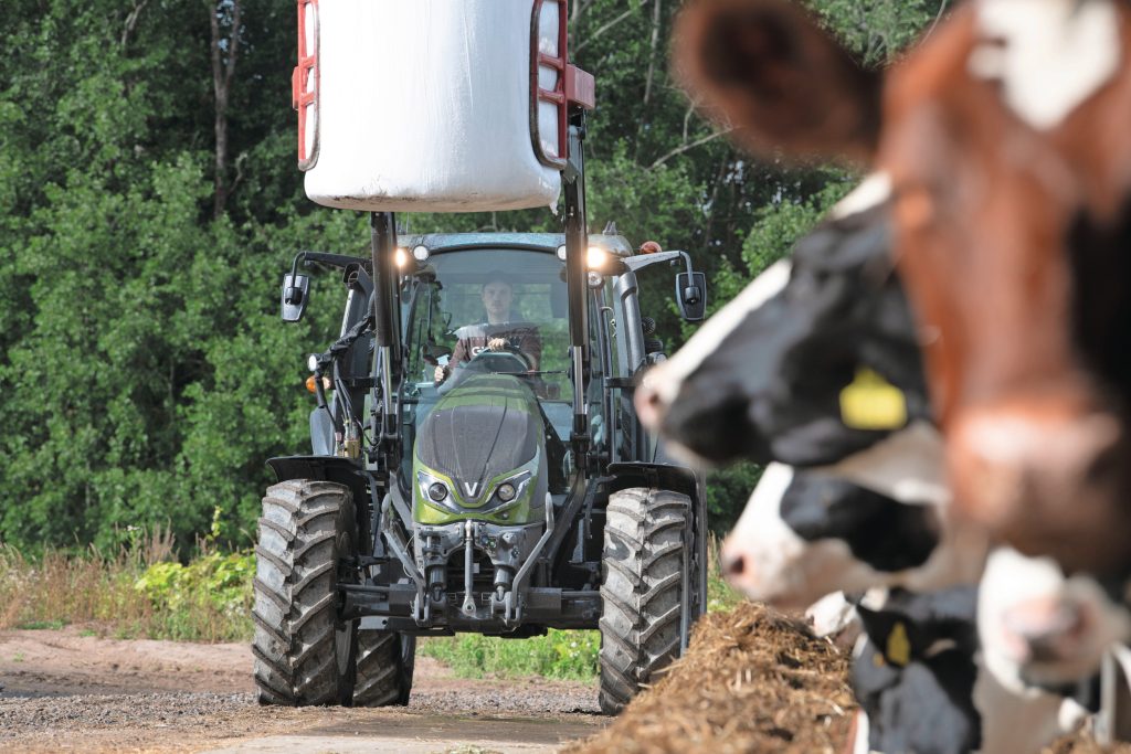 Vanaf 2026 is de Valtra G ook leverbaar met de traploze ML75 van Agco. De trekker haalt daarmee een maximale rijsnelheid van 40 km/u bij een lage 1.500 motortoeren. Foto: Mark Pasveer