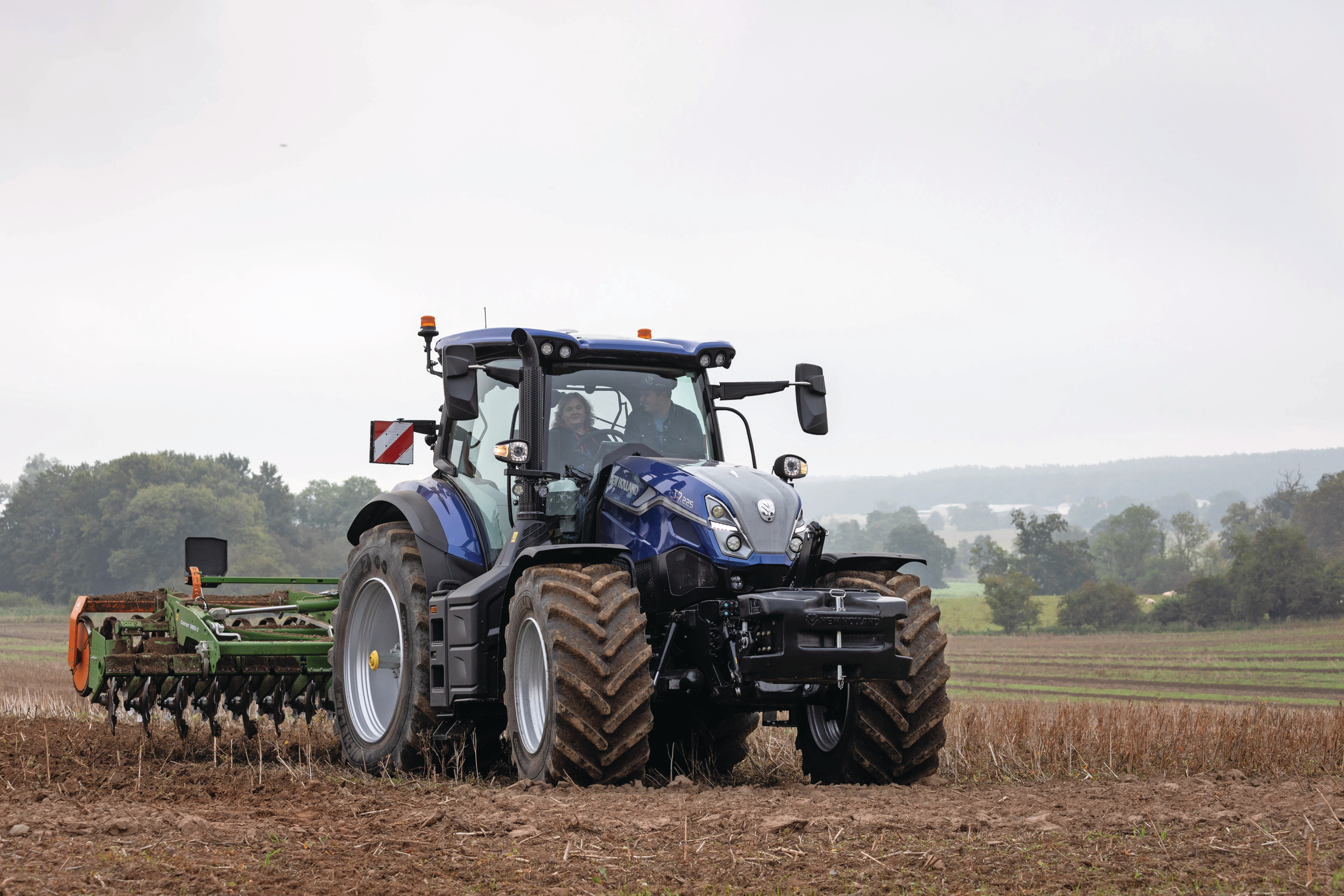De VF 710/60 R42 is een breder alternatief voor de standaard trekkerband die meer grip geeft. Maar hij is niet zomaar op dezelfde velg te plaatsen. Foto: Bob Karsten