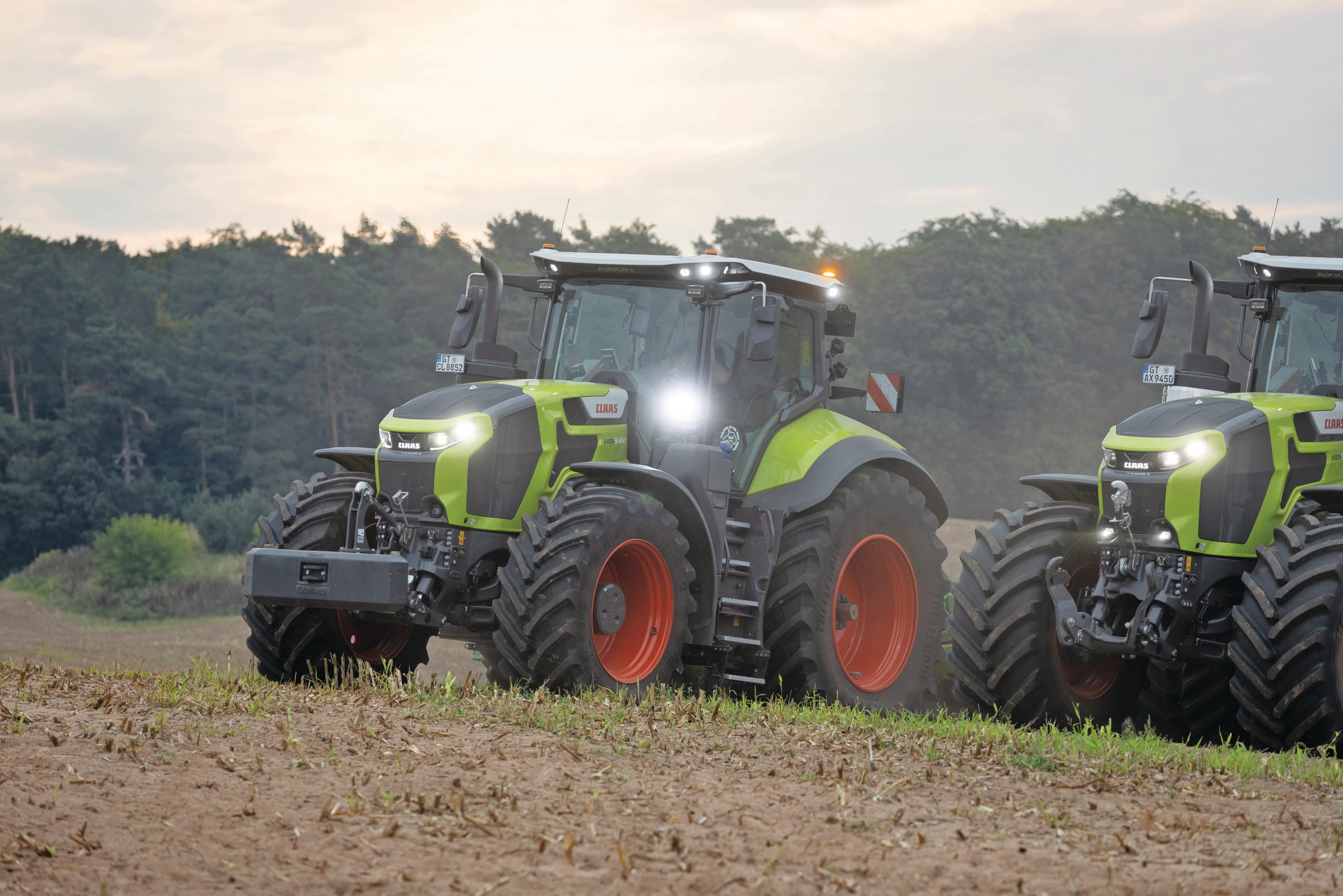 Claas vervangt de Axion 900-serie door de nieuwe Axion 9-serie. De fabrikant toont de nieuwe generatie Axion 9-serie op vakbeurs Agritechnica, van 9-15 november in Hannover (D.). Foto’s: Bob Karsten