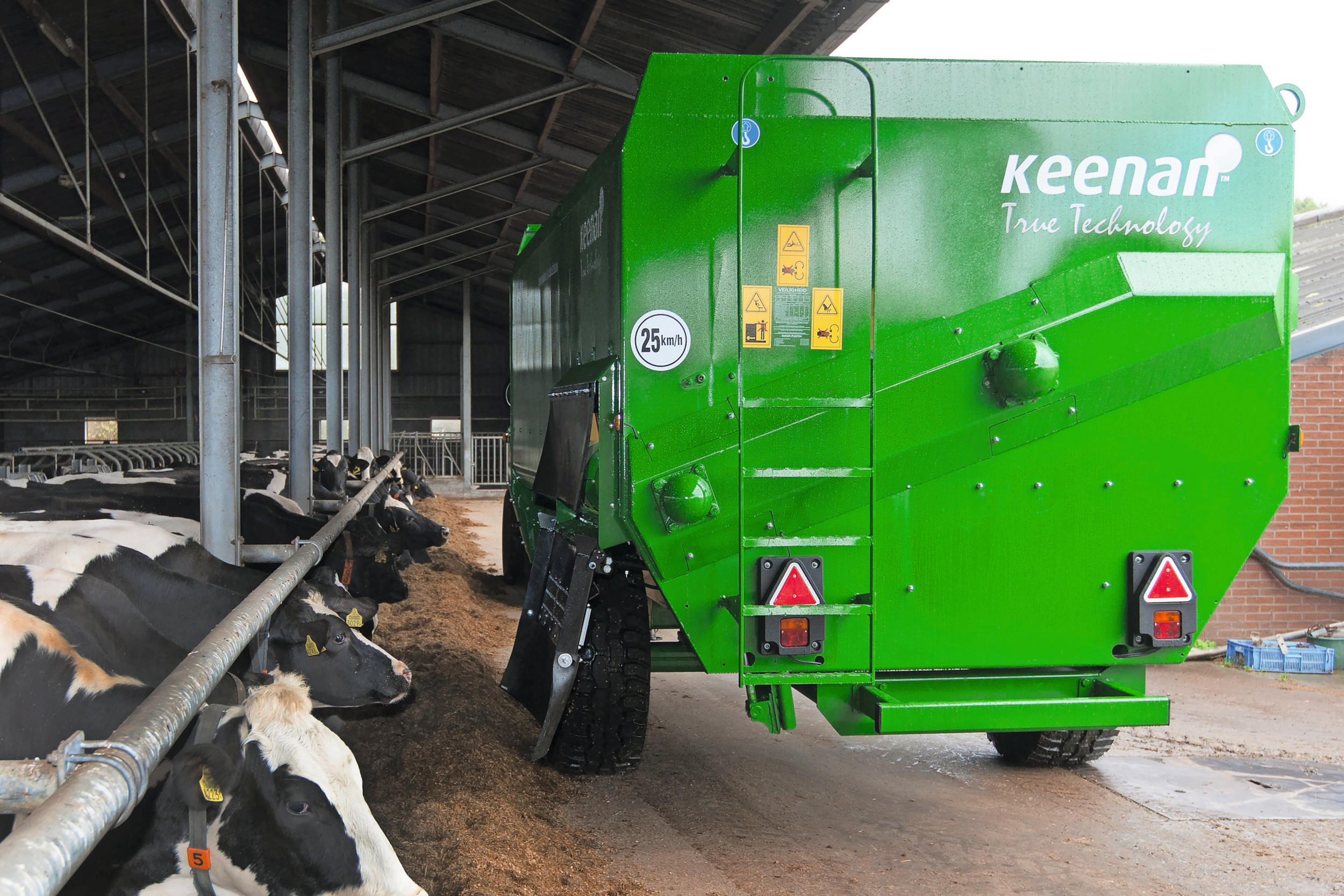 Wennemars verkoopt al 22 jaar voermengwagens van de Ierse fabrikant Keenan. Foto: Ronald Hissink