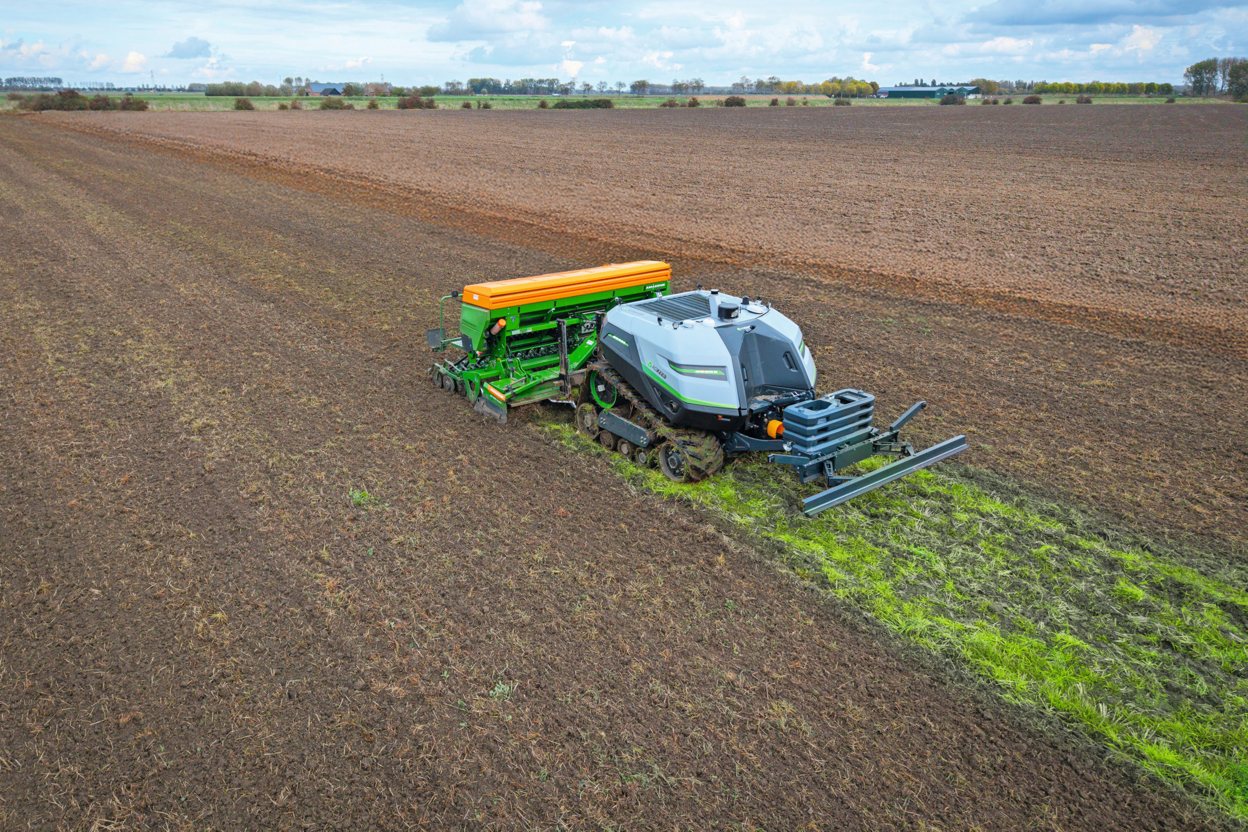 Machinefabrikant AgXeed geeft de autonome AgBot T2-rupstrekker een update. De zogenoemde 7-serie heeft meer vermogen, een eenvoudigere opbouw en mechanisch aangedreven aftakassen. Foto's: AgXeed
