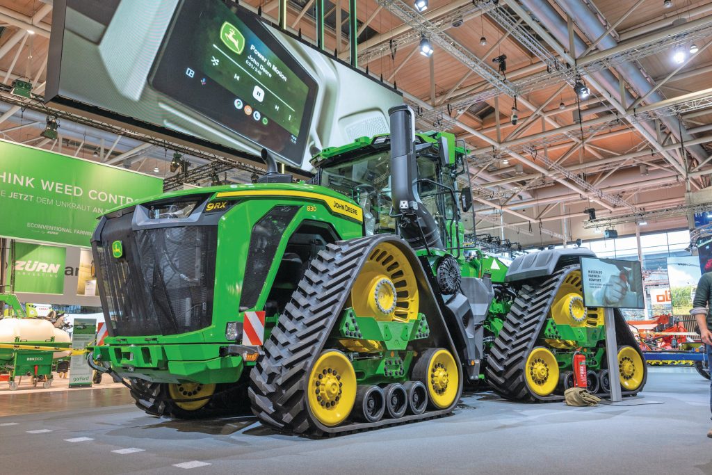 Met name de vraag naar grote landbouwmachines vanuit de Verenigde Staten en Canada staat onder druk. Foto: Mark Pasveer