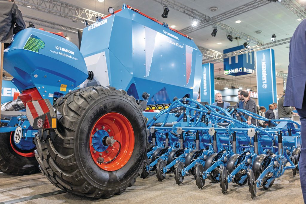 Directzaaier Solitair NT is alleen verkrijgbaar in een 6 meter getrokken versie. De machine is specifiek gebouwd om in onbewerkte grond te zaaien.